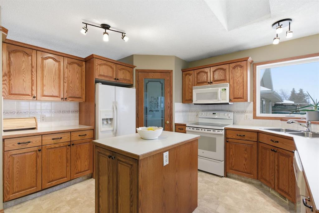 Fifth View of 305 Robert Street , NONE, Diamond Valley, Alberta, T0L 2A0