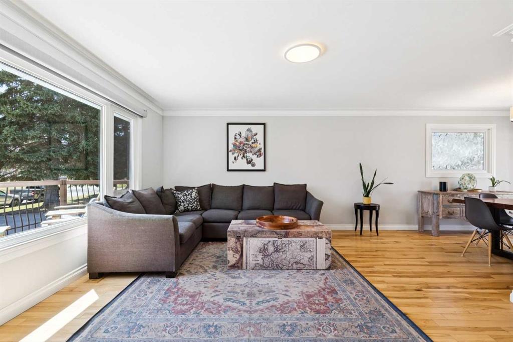 Fifth View of 734 Oakhill Place SW, Oakridge, Calgary, Alberta, T2V 3X9