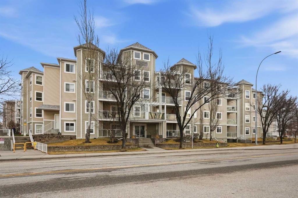 Third View of 201, 280 Shawville Way SE, Shawnessy, Calgary, Alberta, T2Y 3Z8