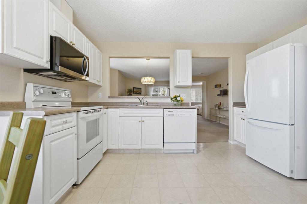 Fourth View of 201, 280 Shawville Way SE, Shawnessy, Calgary, Alberta, T2Y 3Z8