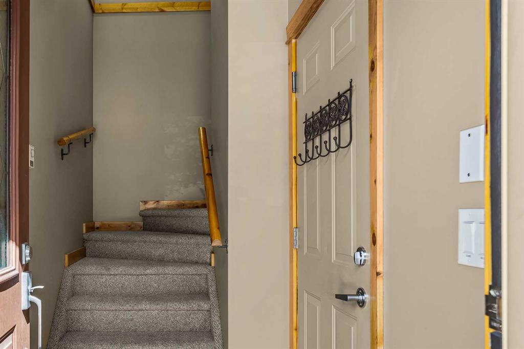 Fourth View of 202, 70 Dyrgas Gate , Three Sisters, Canmore, Alberta, T1W 3J6