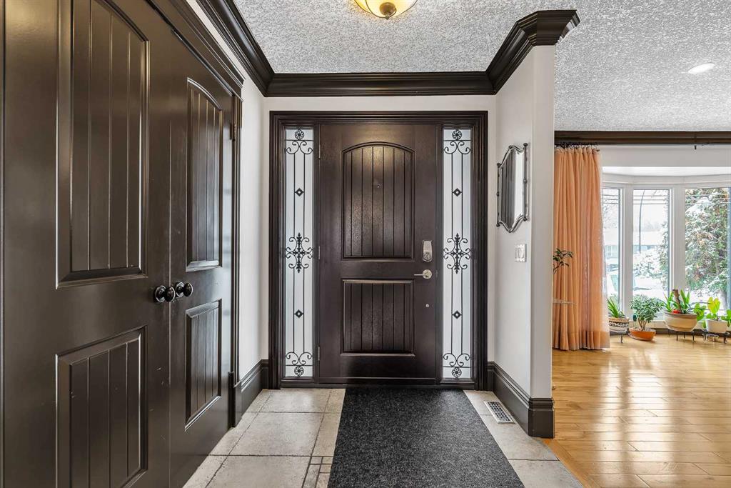 Fourth View of 511 Woodpark Crescent SW, Woodlands, Calgary, Alberta, T2W 2S1