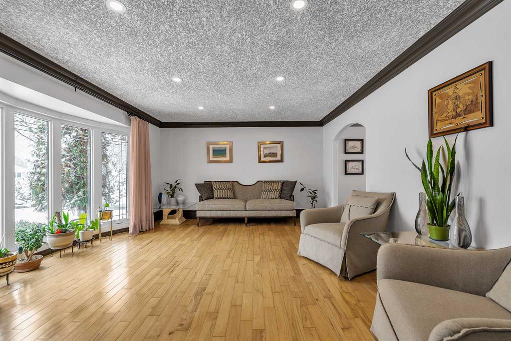 Fifth View of 511 Woodpark Crescent SW, Woodlands, Calgary, Alberta, T2W 2S1