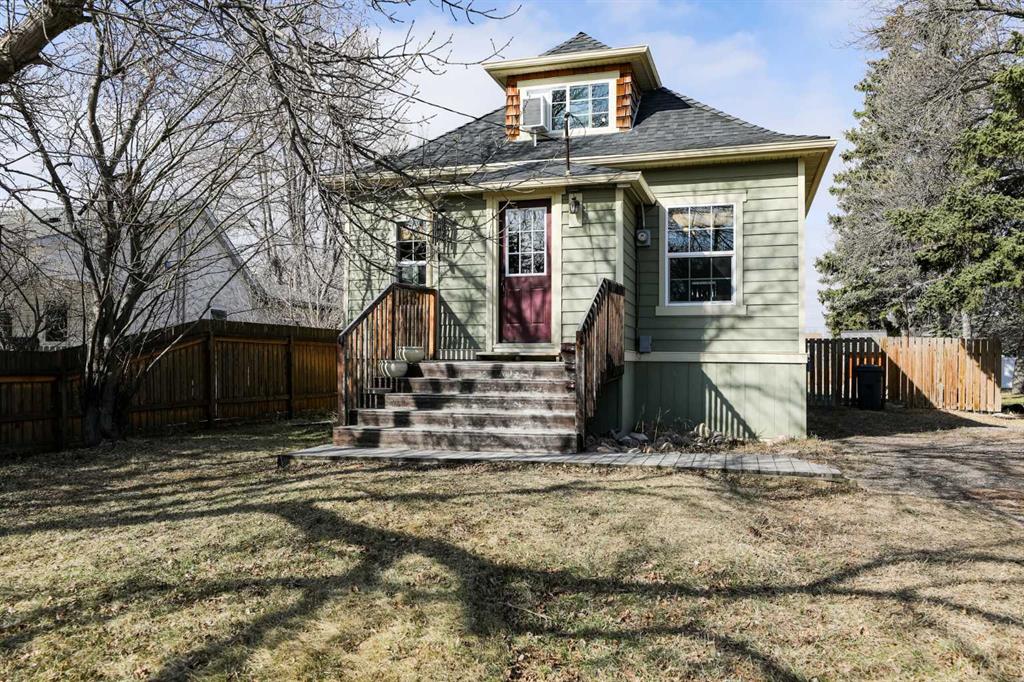 174 S 2 Street W, A2299805, Alberta,