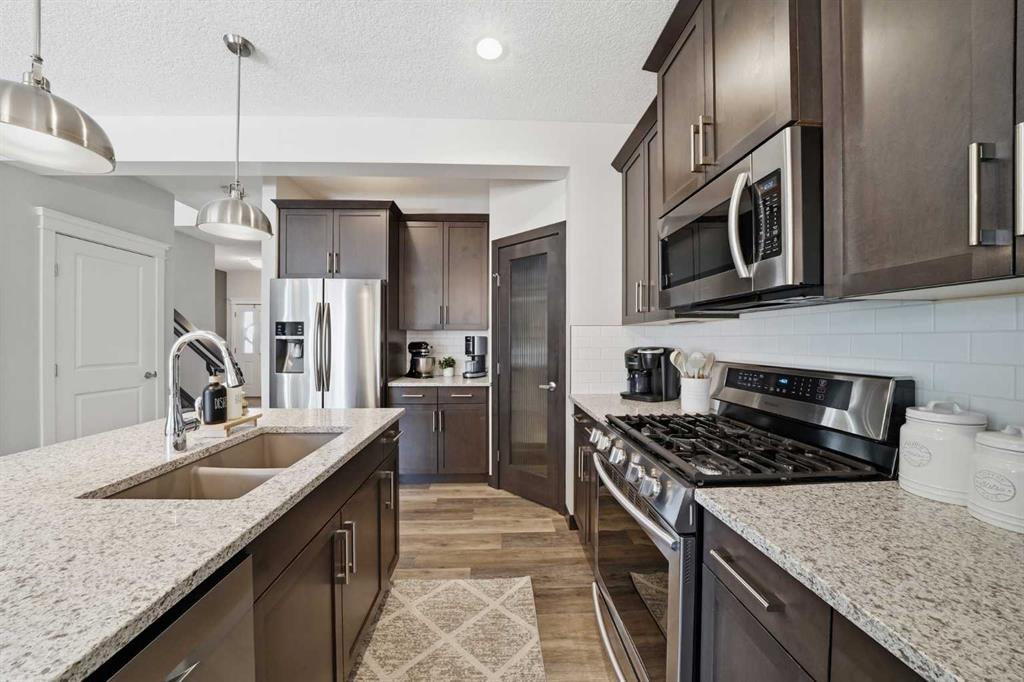 Fifth View of 141 Willow Park , The Willows, Cochrane, Alberta, T4C 2N3