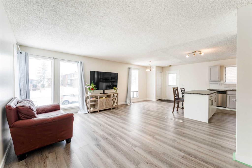 Fifth View of 147 Templewood Drive NE, Temple, Calgary, Alberta, T1Y 4M5