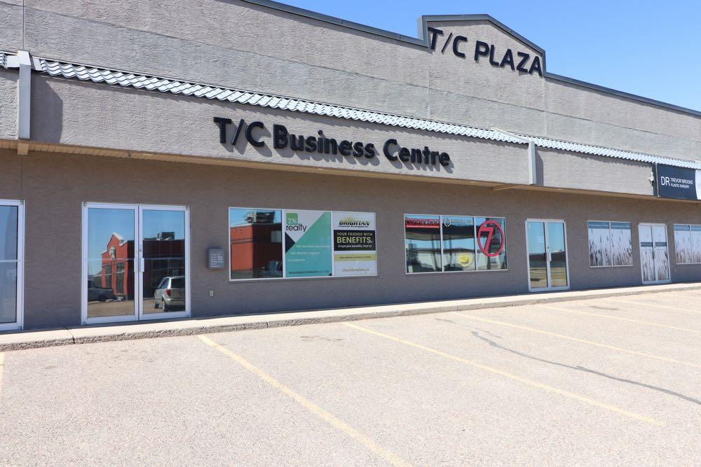 Third View of 3, 1335 Trans Canada Way SE, Southview-Park Meadows, Medicine Hat, Alberta, T1B 1J1