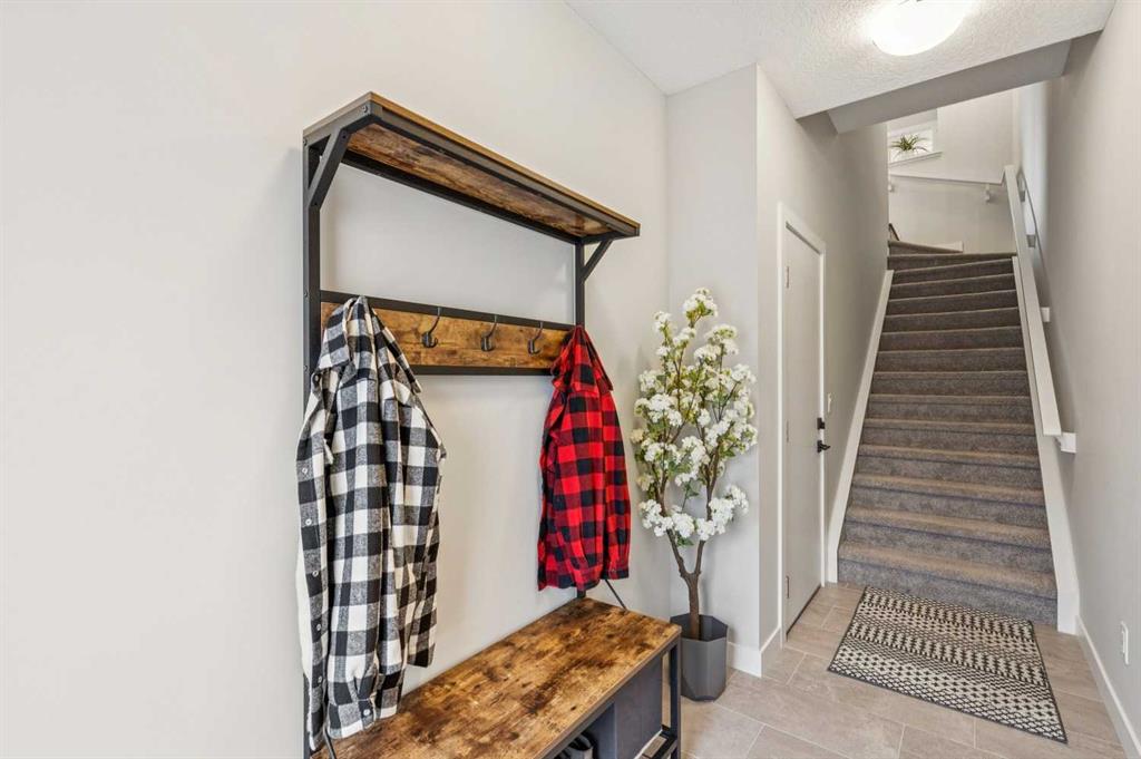 Fourth View of 210, 81 Greenbriar Place NW, Greenwood/Greenbriar, Calgary, Alberta, T3B 6J1