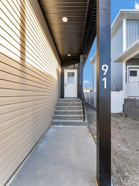 Fifth View of 91 Sierra Road SW, SW Southridge, Medicine Hat, Alberta, T1B 4Y6