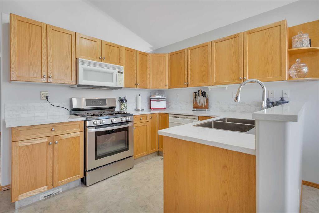 Fifth View of 44 Leonard Crescent , Lonsdale, Red Deer, Alberta, T4R 3B4