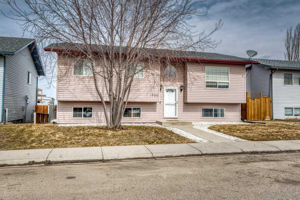 1905 Strathcona Terrace , A2300085, Alberta,