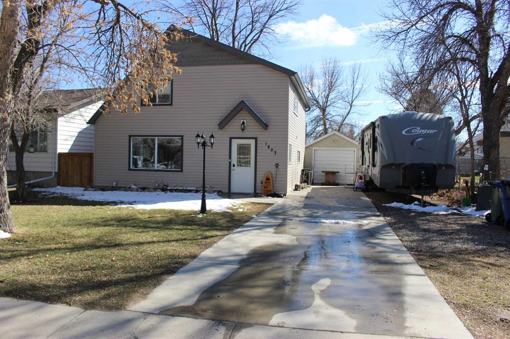 1607 23 Avenue , A2300088, Alberta,