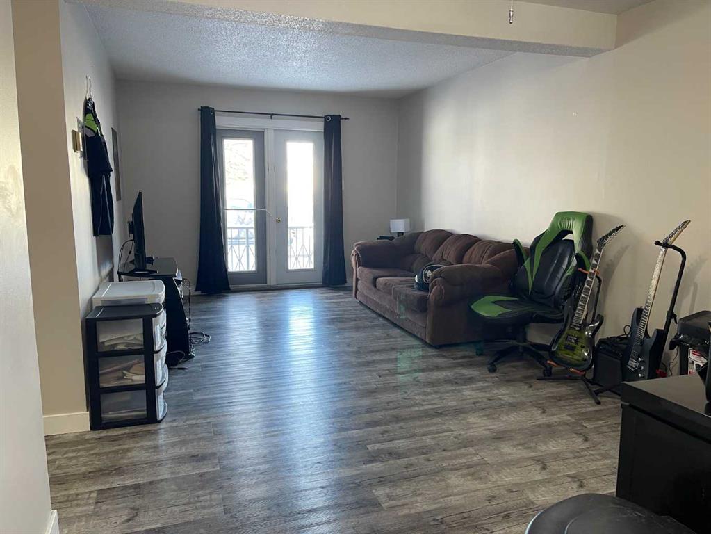 Third View of 1-8, 3105 51 Avenue , Steele Heights, Lloydminster, Alberta, T9V 1H9