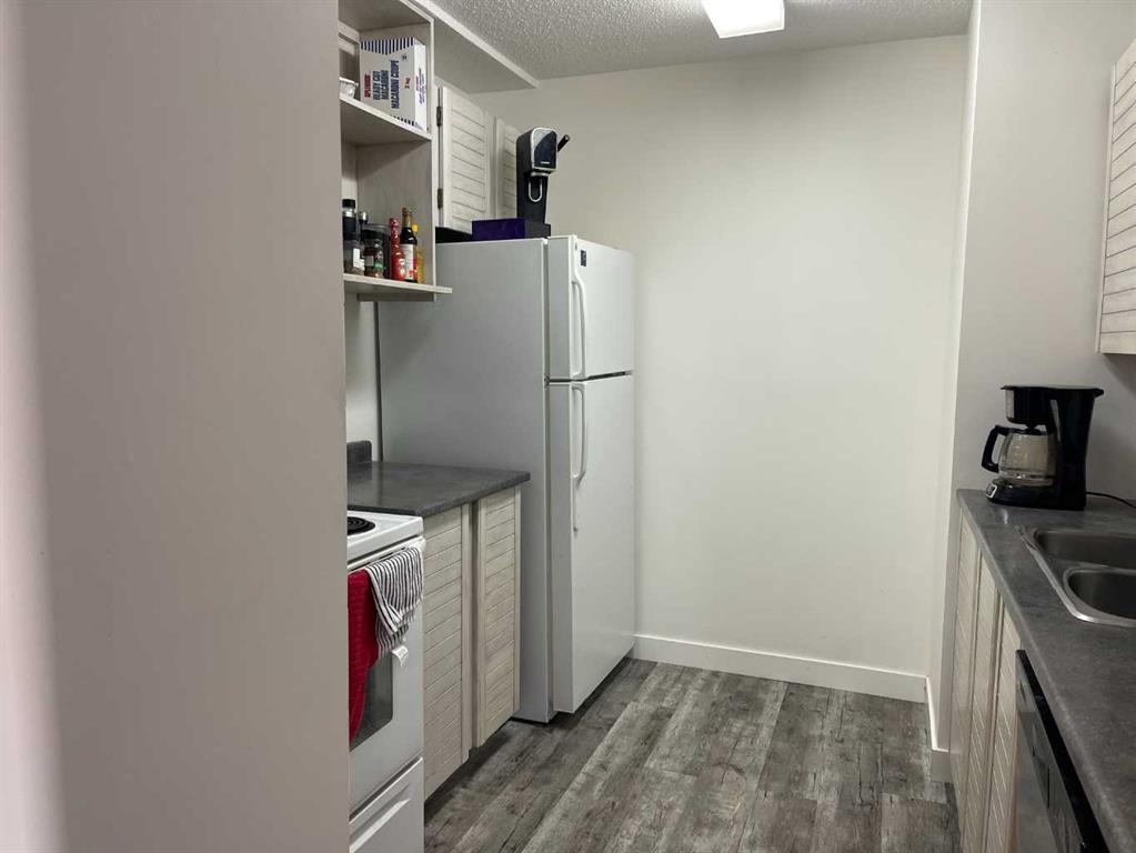 Fifth View of 1-8, 3105 51 Avenue , Steele Heights, Lloydminster, Alberta, T9V 1H9