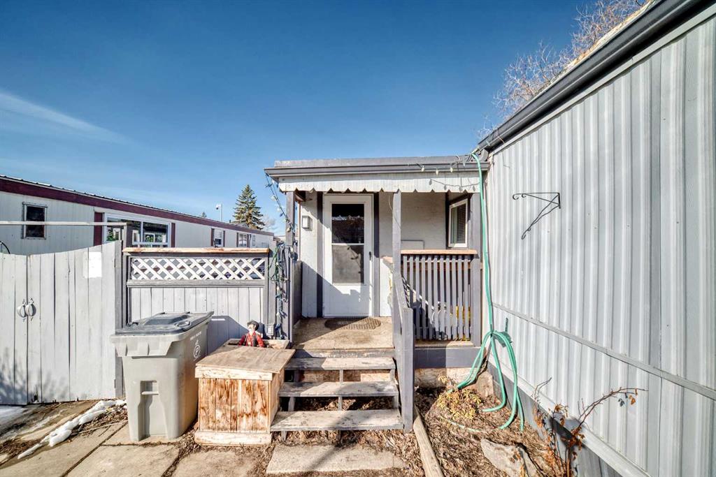 Fifth View of 180, 6724 17 Avenue SE, Red Carpet, Calgary, Alberta, T2A 0W5
