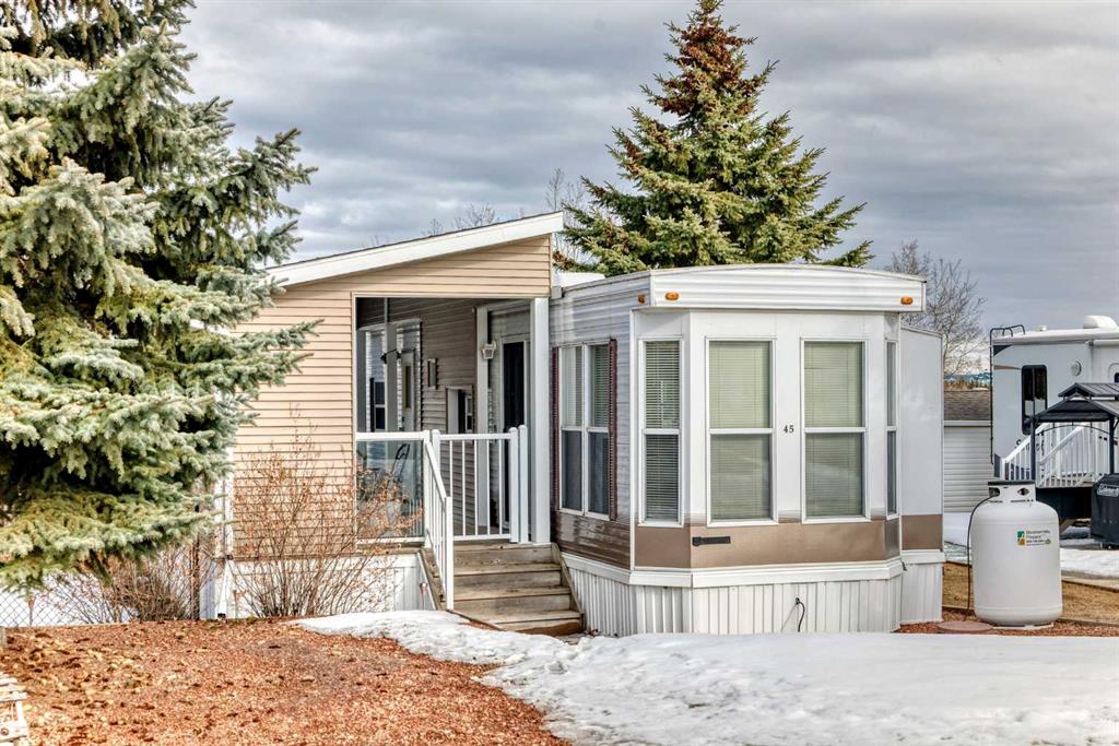 Third View of 45 Points West Resort  , Points West, Sylvan Lake, Alberta, T4S 1T3