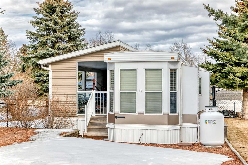 Fourth View of 45 Points West Resort  , Points West, Sylvan Lake, Alberta, T4S 1T3