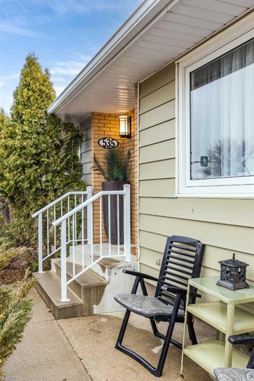 Fourth View of 535 12 Street NW, Northwest Crescent Heights, Medicine Hat, Alberta, T1A6R3