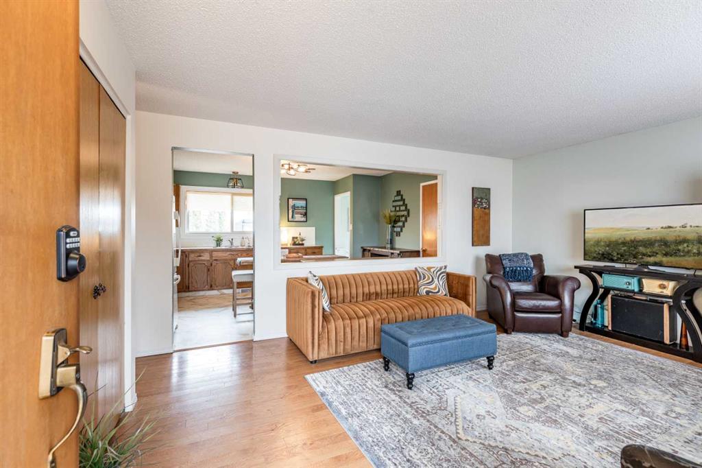 Fifth View of 535 12 Street NW, Northwest Crescent Heights, Medicine Hat, Alberta, T1A6R3