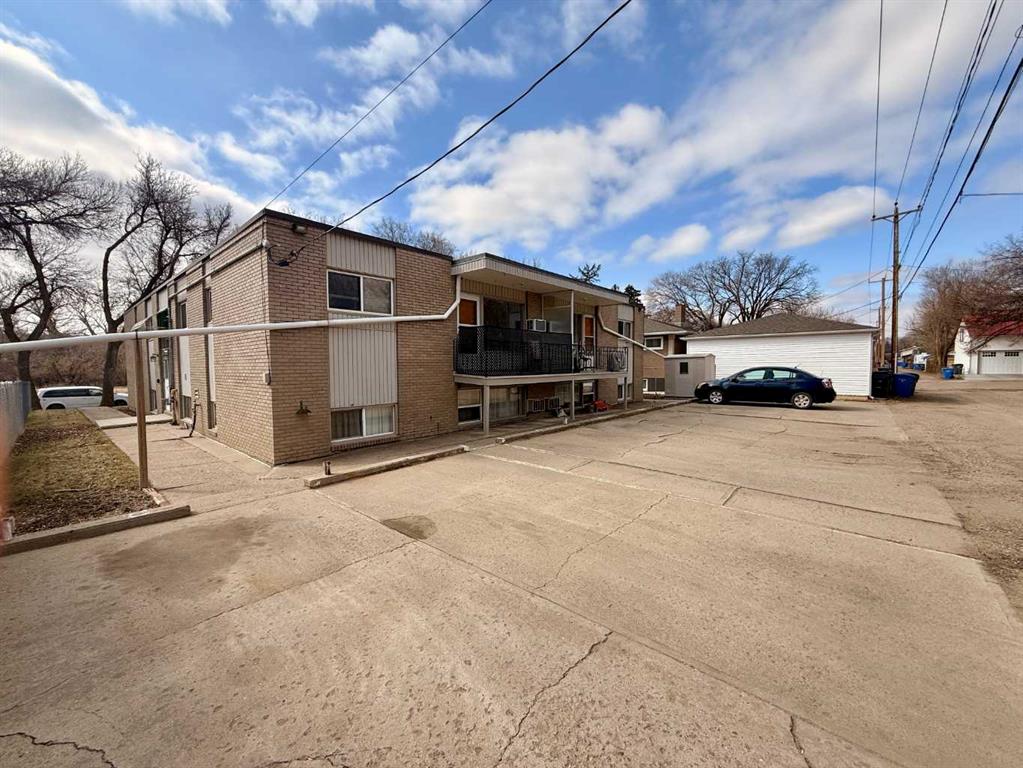 Fifth View of 112 1 Street NE, Riverside, Medicine Hat, Alberta, T1A 5K3