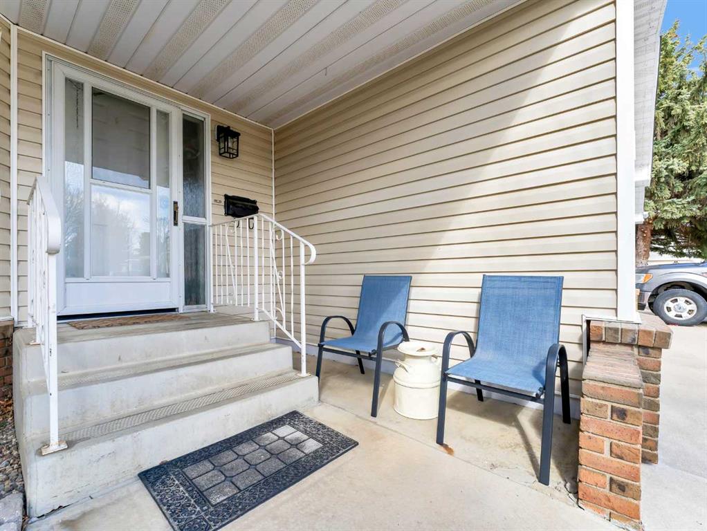 Fifth View of 5, 459 Carry Drive SE, Ross Glen, Medicine Hat, Alberta, T1B 3W1