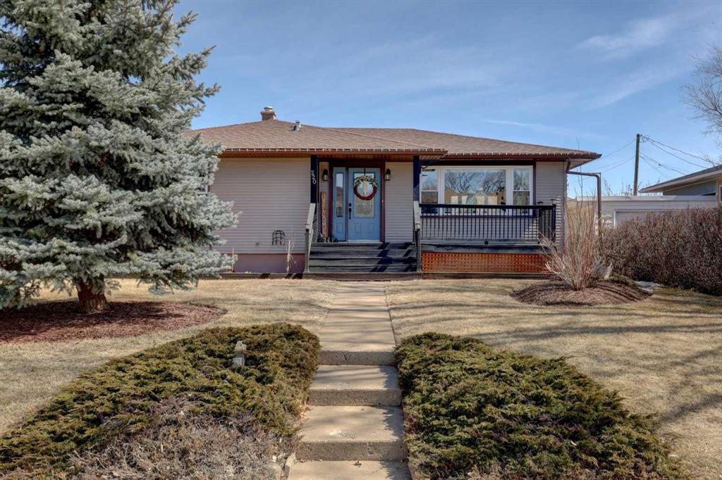 Third View of 220 3 Street E, Downtown, Drumheller, Alberta, T0J 0Y4