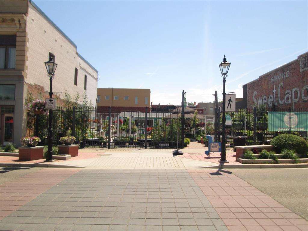 Second View of 637-639 2 Street SE, SE Hill, Medicine Hat, Alberta, T1A 0C8