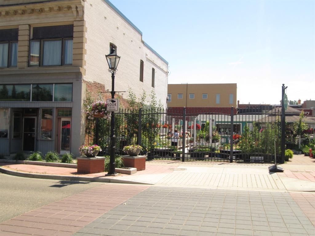 Fourth View of 637-639 2 Street SE, SE Hill, Medicine Hat, Alberta, T1A 0C8