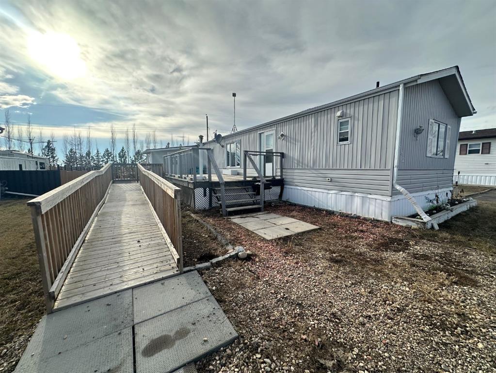 532 Queen Street , A2300662, Alberta,