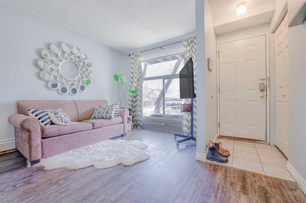 Fourth View of 2, 3820 Parkhill Place SW, Parkhill, Calgary, Alberta, T2S 2W7