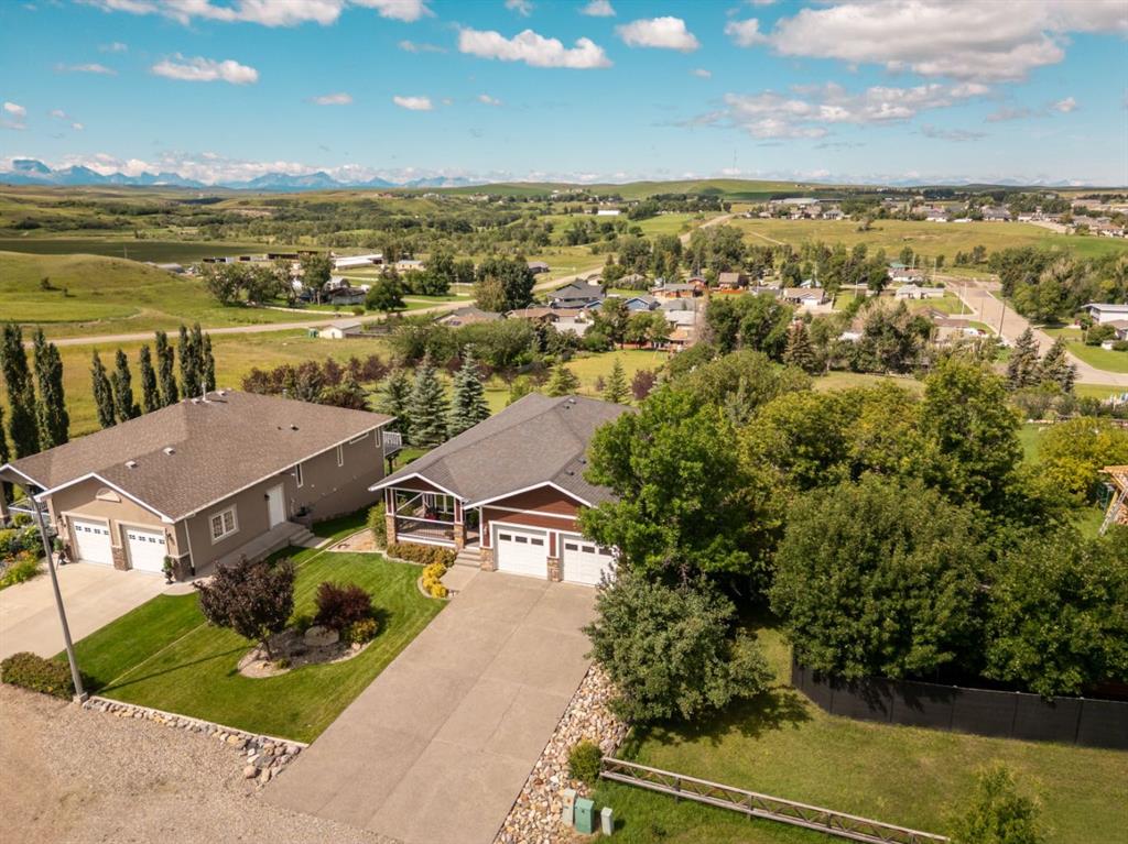 841 1 Street W, A2300717, Alberta,