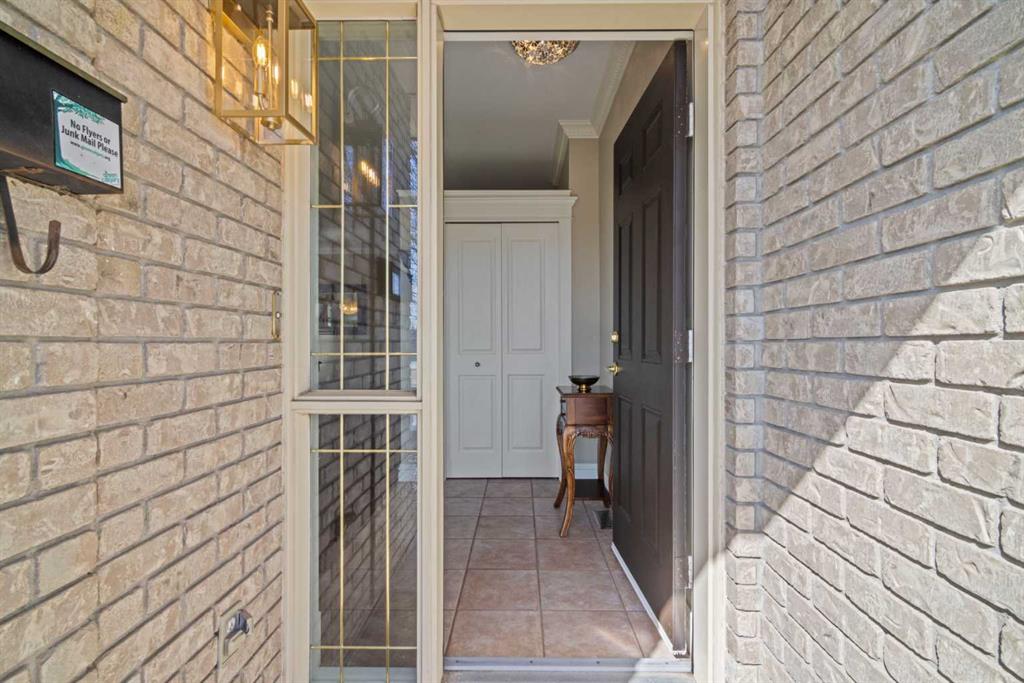 Third View of 616 52 Avenue SW, Windsor Park, Calgary, Alberta, T2V 0B4