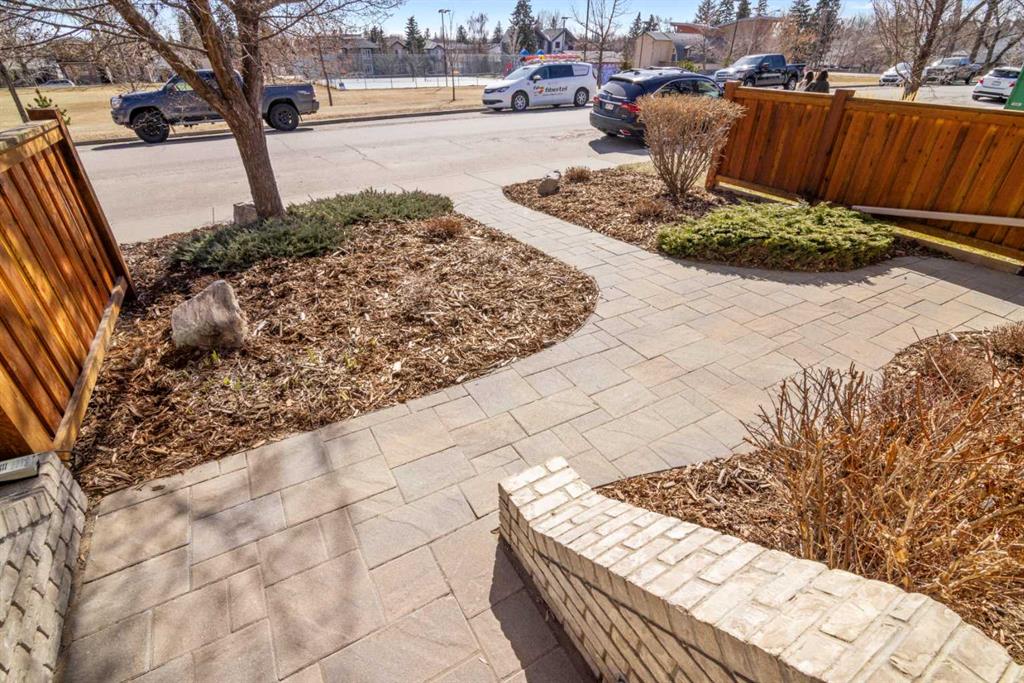 Fourth View of 616 52 Avenue SW, Windsor Park, Calgary, Alberta, T2V 0B4