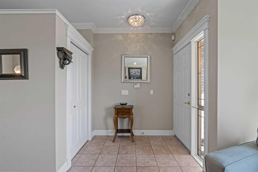 Fifth View of 616 52 Avenue SW, Windsor Park, Calgary, Alberta, T2V 0B4