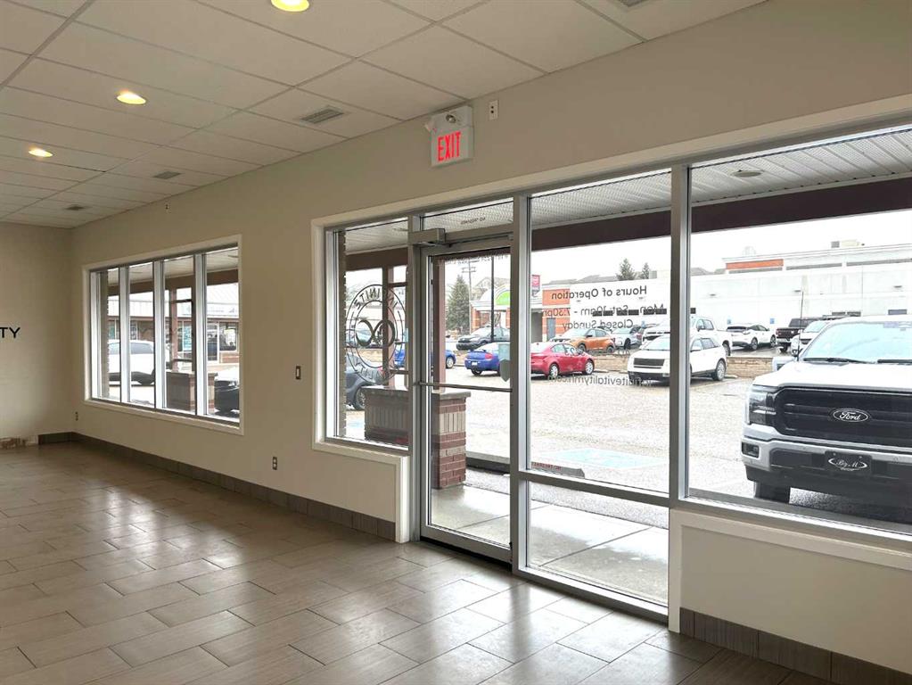 Third View of 101, 1234 Southview Drive SE, Southview-Park Meadows, Medicine Hat, Alberta, T1B 4B6