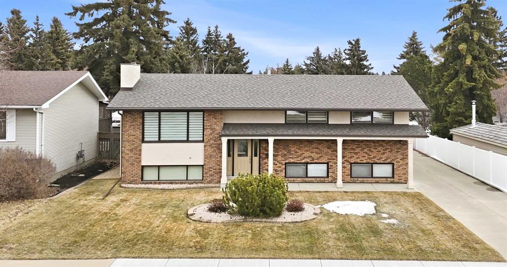 77 Allan Close , A2300774, Alberta,