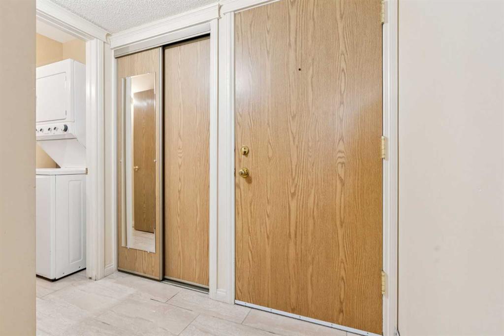 Fifth View of 103, 2011 University Drive NW, University Heights, Calgary, Alberta, T2N 4T4