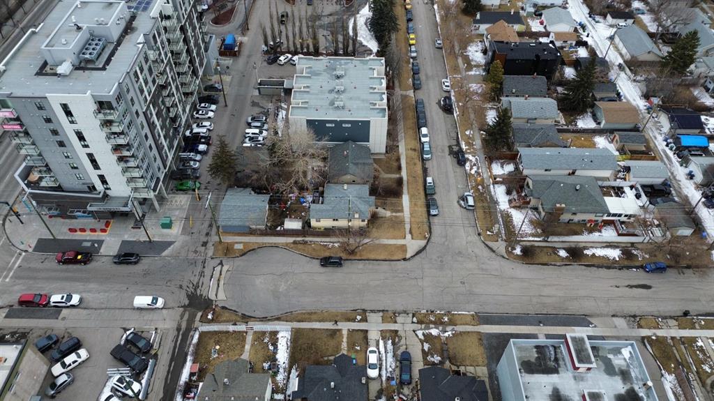 Third View of 206 15 Avenue NE, Crescent Heights, Calgary, Alberta, T2E 1G9