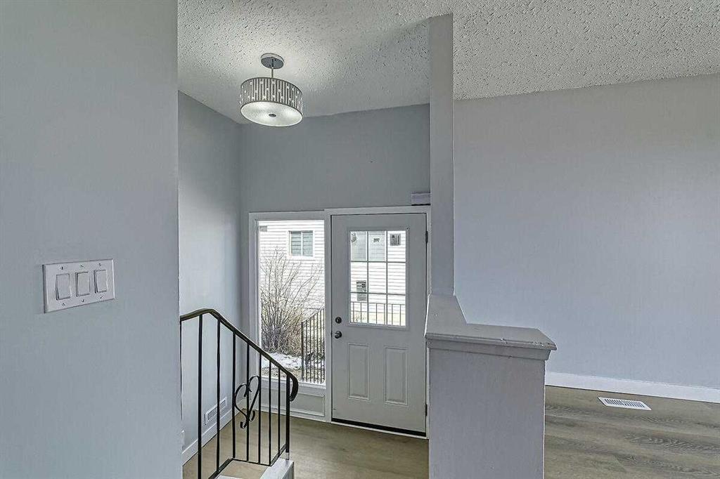 Fourth View of 71 Falton Drive NE, Falconridge, Calgary, Alberta, T3K 1K6