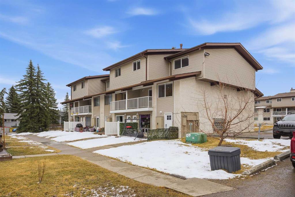 Third View of 424, 200 Brookpark Drive SW, Braeside, Calgary, Alberta, T2W3E5