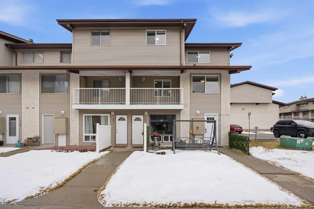 Fourth View of 424, 200 Brookpark Drive SW, Braeside, Calgary, Alberta, T2W3E5