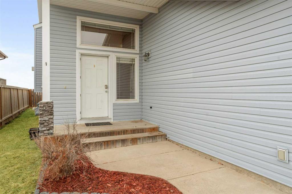 Third View of 748 Carriage Lane Drive , NONE, Carstairs, Alberta, T0M 0N0