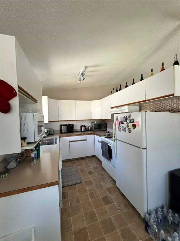 Fourth View of 607 18 street  N, Westminster, Lethbridge, Alberta, T1H 4B8