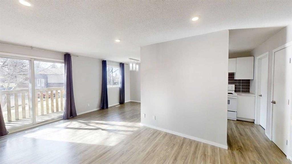 Third View of 55, 5 Acadia Road W, Varsity Village, Lethbridge, Alberta, T1K4C1