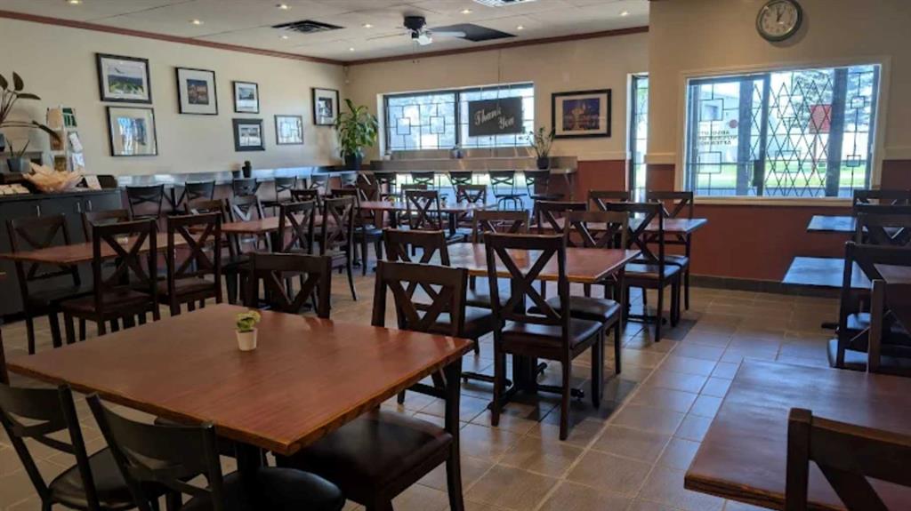 Third View of 7800 30 Street SE, Foothills, Calgary, Alberta, T2C 2G7