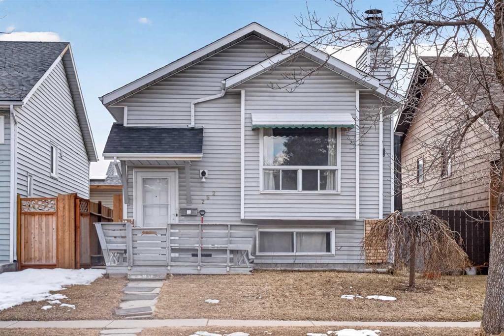 Second View of 252 Erin Woods Drive SE, Erin Woods, Calgary, Alberta, T2B 3B9