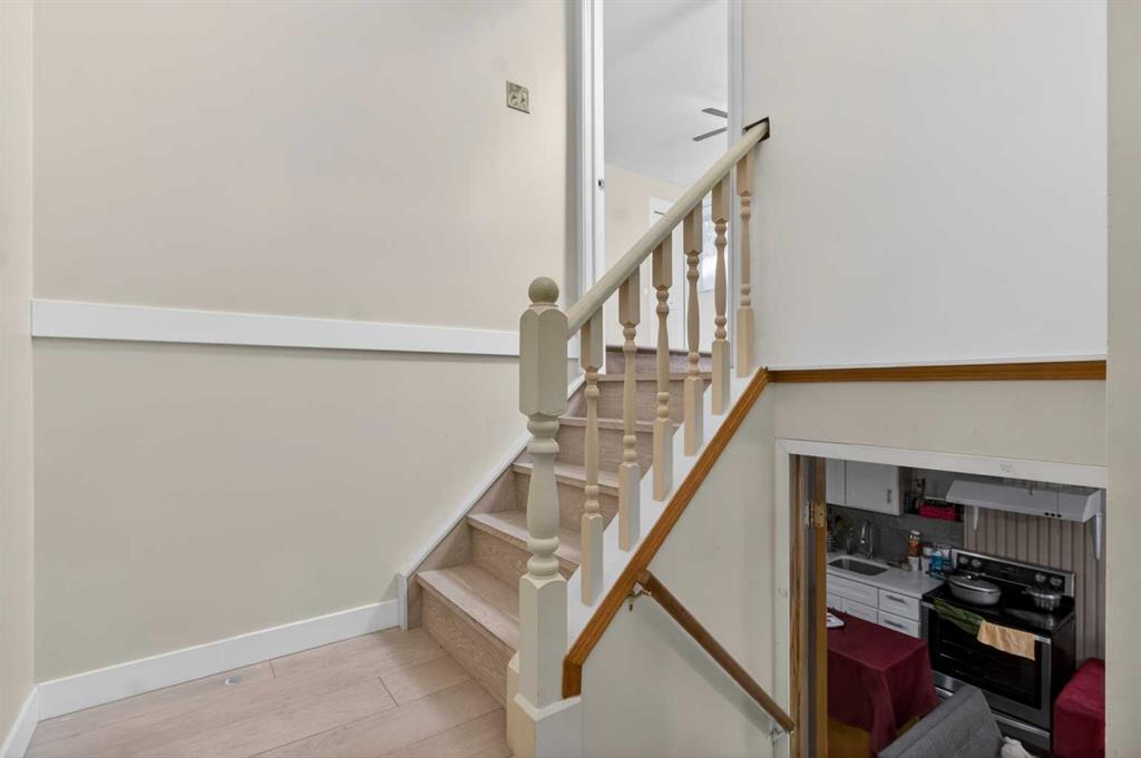 Fifth View of 252 Erin Woods Drive SE, Erin Woods, Calgary, Alberta, T2B 3B9