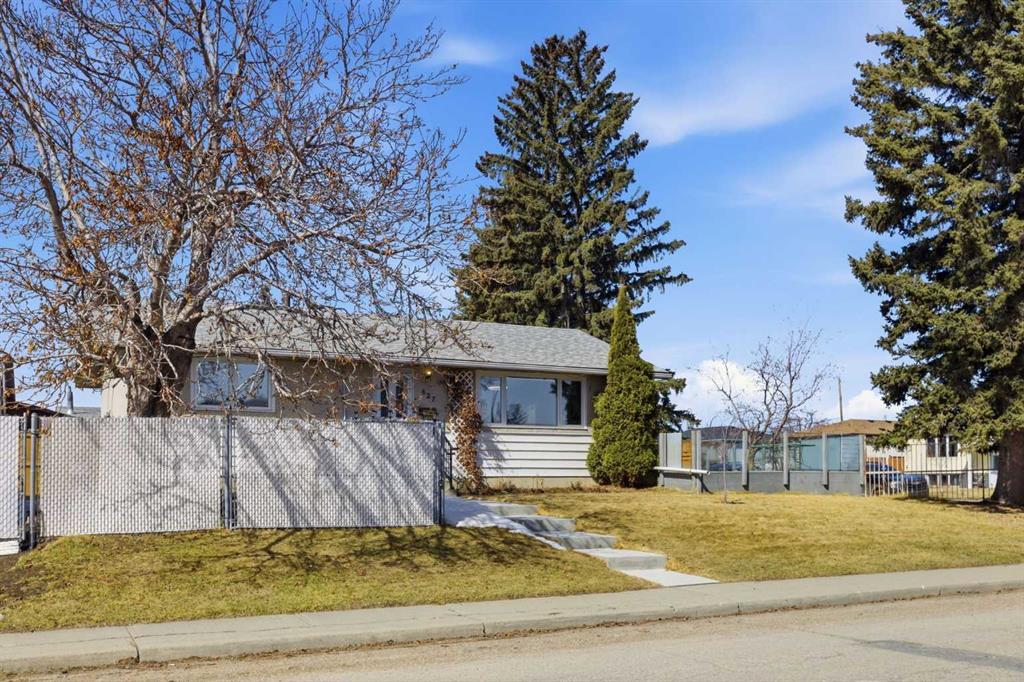 Fifth View of 827 Forlee Drive SE, Forest Heights, Calgary, Alberta, T2A 2E7