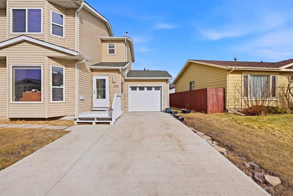 Fifth View of 172 Castlebrook Road NE, Castleridge, Calgary, Alberta, T3J 1P1