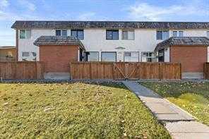 Second View of 2, 6147 Buckthorn Road NW, Thorncliffe, Calgary, Alberta, T2K2Z2